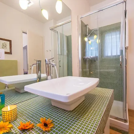 Sleeps 6 דירה