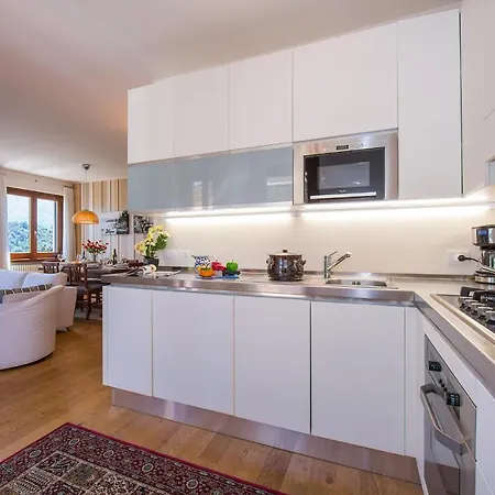 Sleeps 6 דירה *