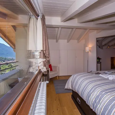 شقة Sleeps 6 *
