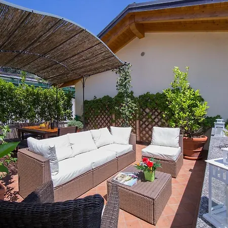 Apartment Sleeps 6 Mezzegra